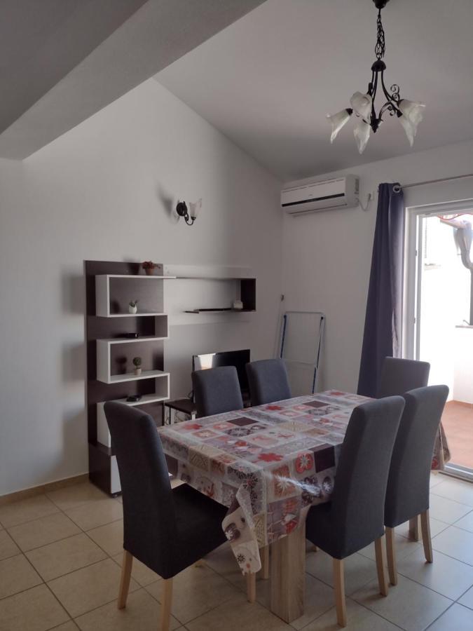 Appartamento Apartman Tamara Novaglia Esterno foto